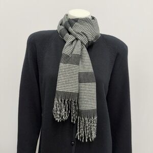 Vintage Unisex 100% Cashmere Houndstooth Scarf With Fringes Made in England 70"